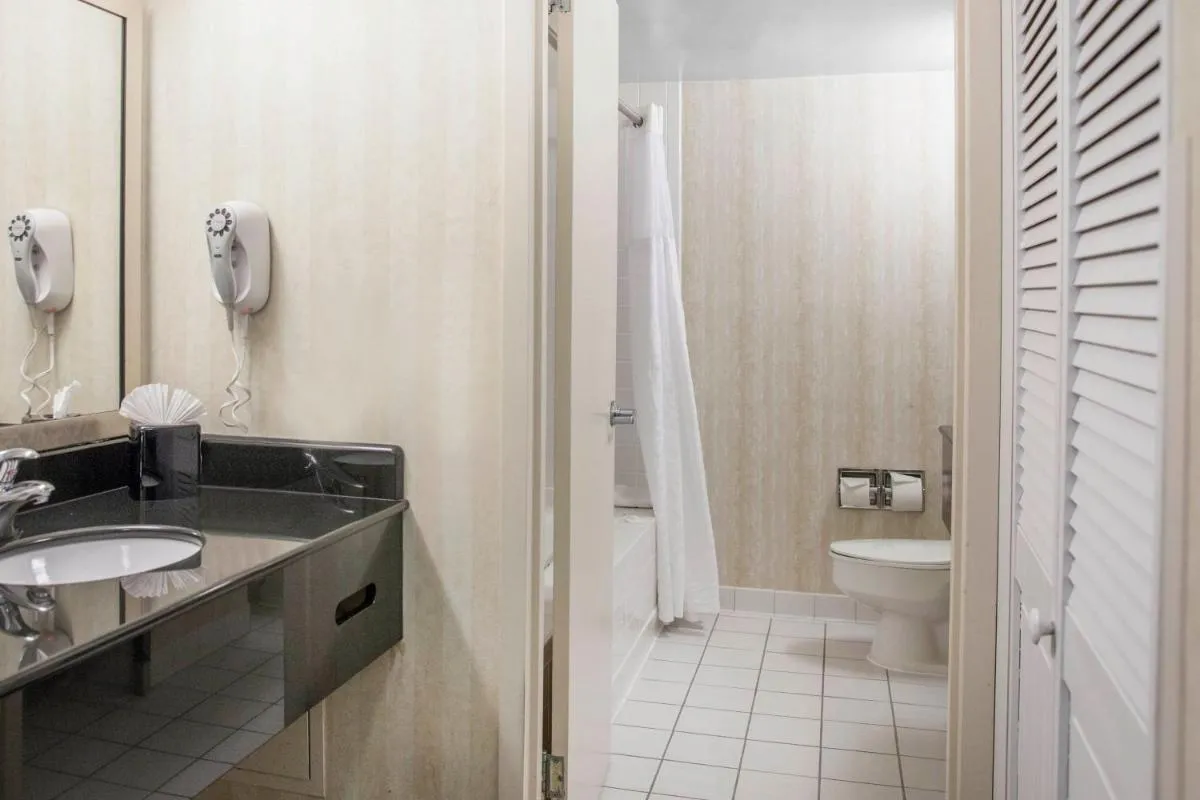 Image 2 of Comfort Inn Pentagon City