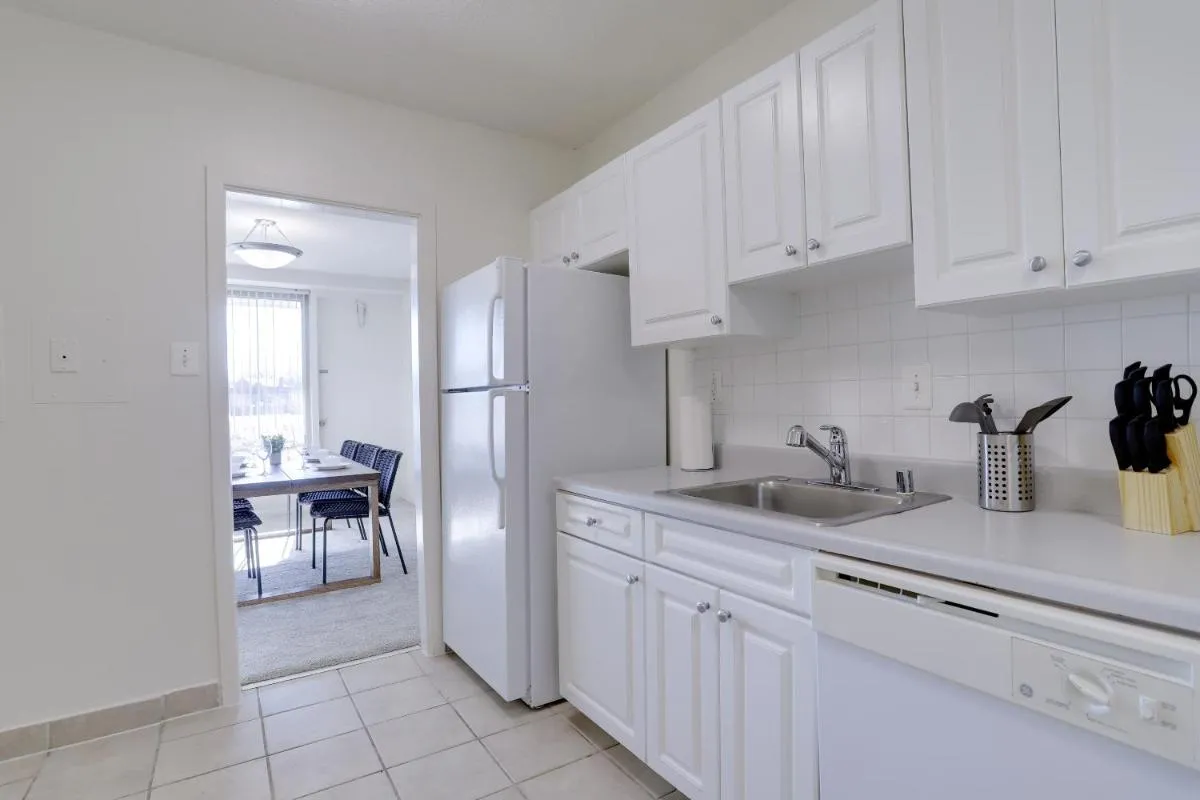 Image 2 of Comfortable & Luxury condo @Crystal City