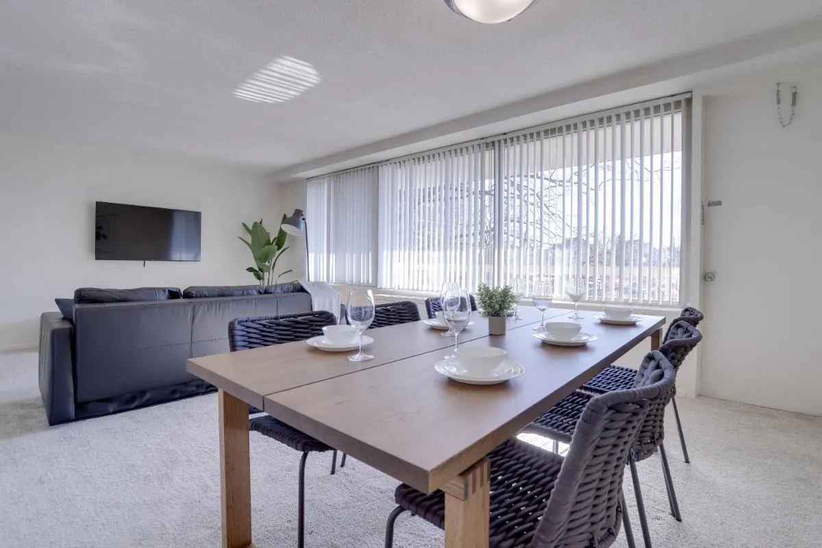 Image 3 of Comfortable & Luxury condo @Crystal City