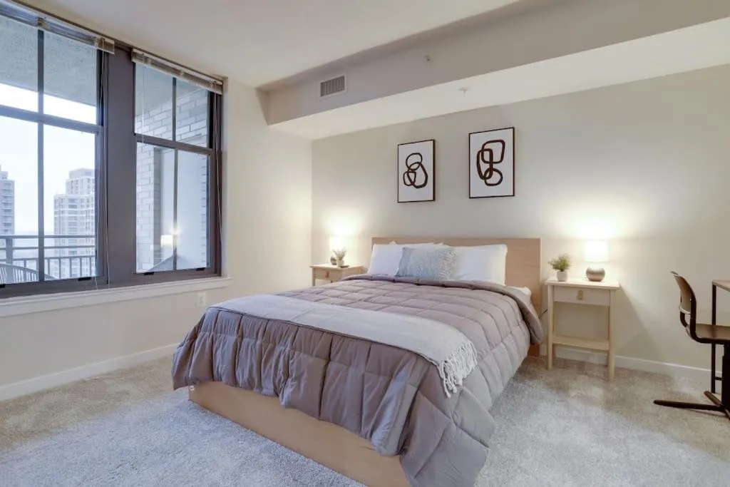 Image of Condo with Gym and Pool in Pentagon City 8min to DCA