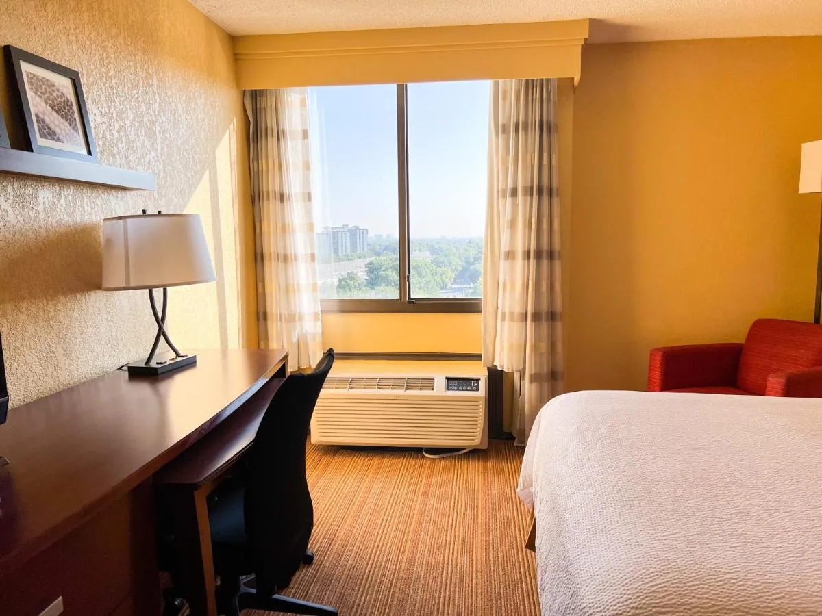 Image 1 of Courtyard by Marriott Alexandria Pentagon South