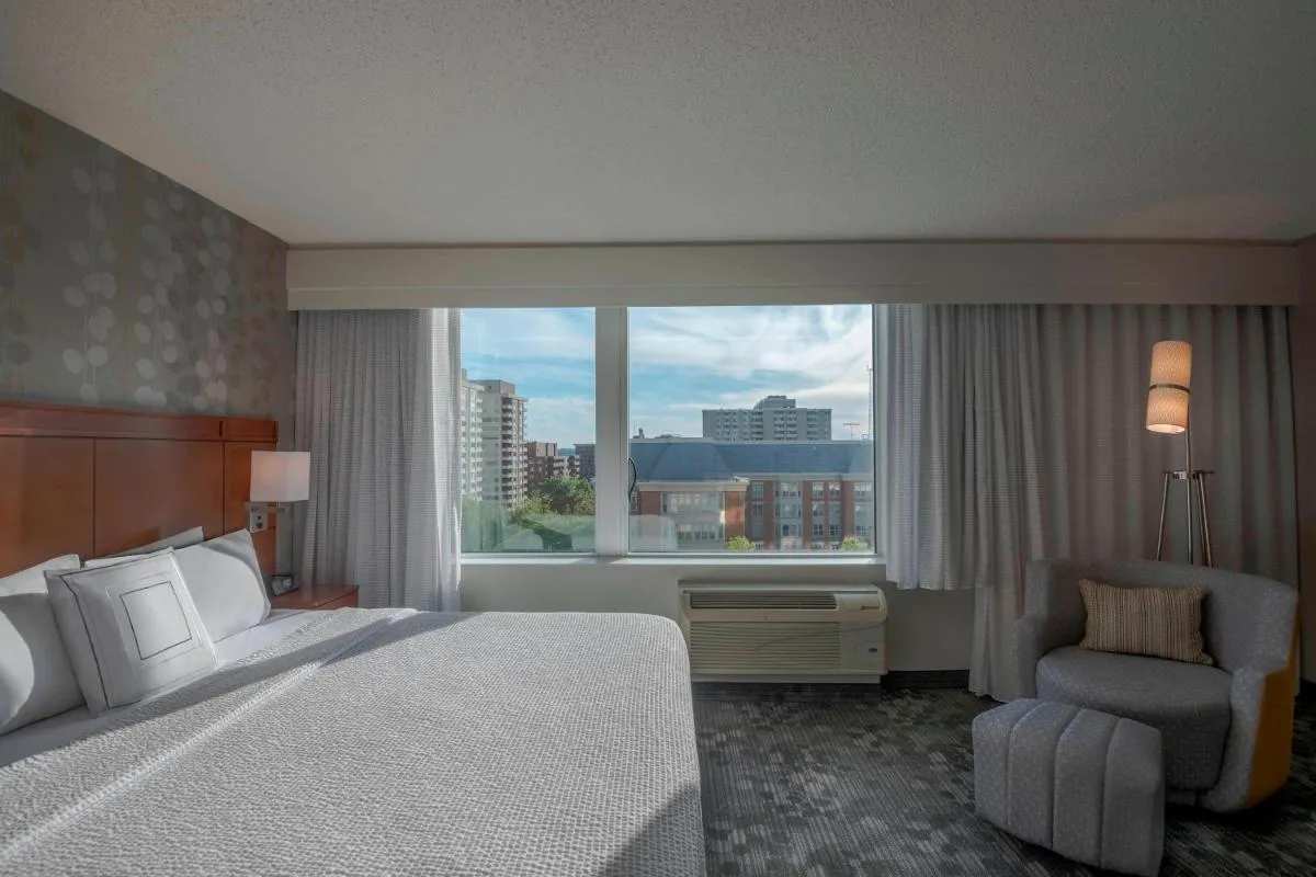 Image 5 of Courtyard by Marriott Bethesda Chevy Chase