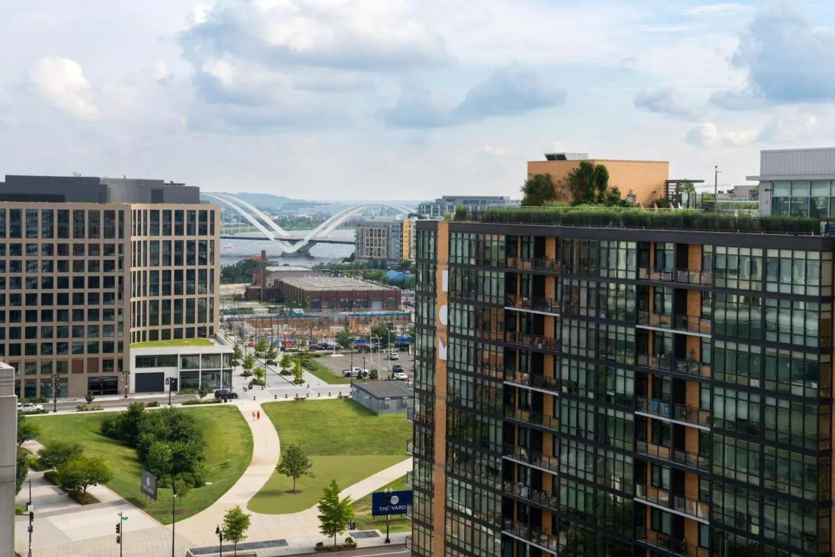 Image 1 of Courtyard by Marriott Washington Capitol Hill/Navy Yard