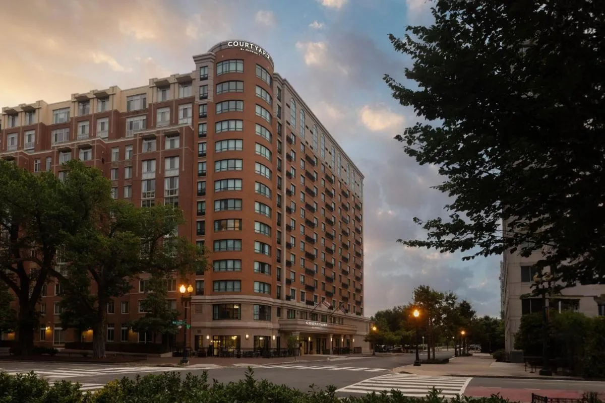 Image 3 of Courtyard by Marriott Washington Capitol Hill/Navy Yard