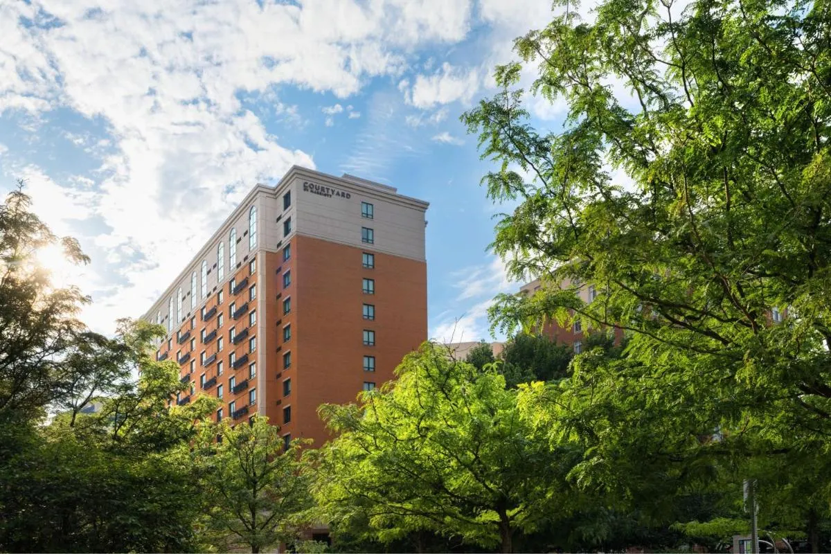 Image 2 of Courtyard by Marriott Washington Capitol Hill/Navy Yard