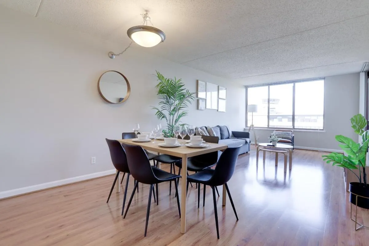 Image 2 of Cozy Pentagon City Retreat