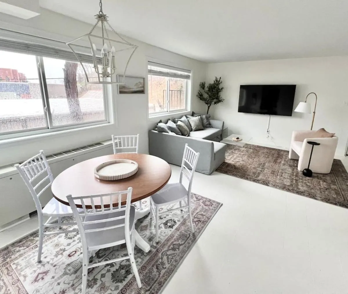 Image 1 of Crystal City Boutique Flats – Free Parking 2878