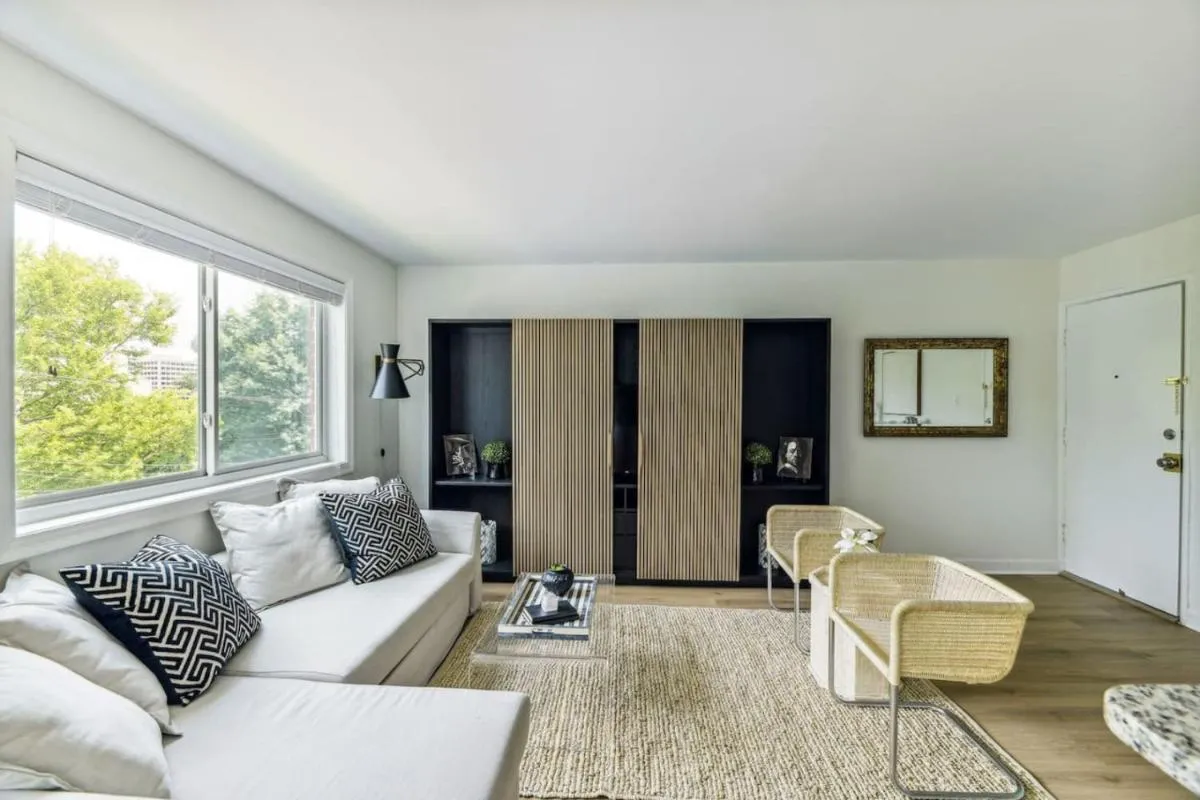Image 1 of Crystal City Charm 2BR Free Parking 304