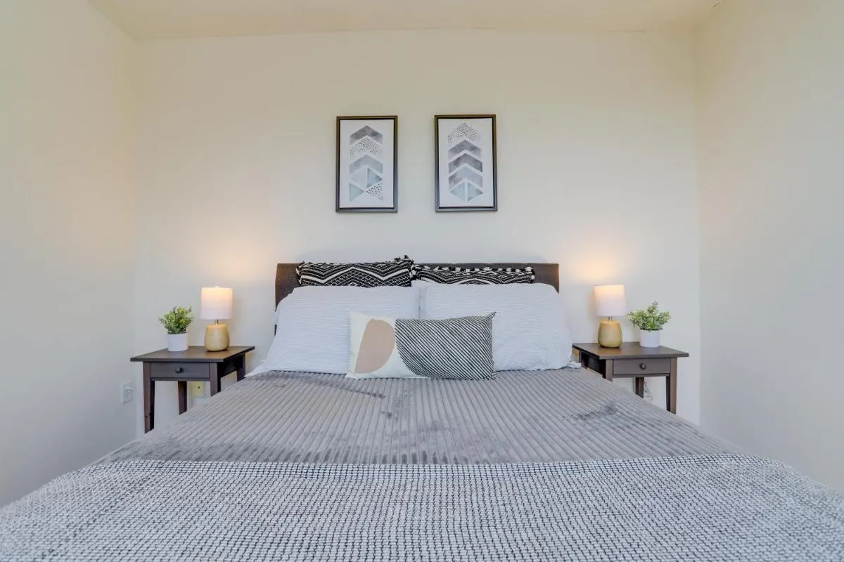 Image 1 of Crystal City – Fantastic 2BR Aprtment with Gym