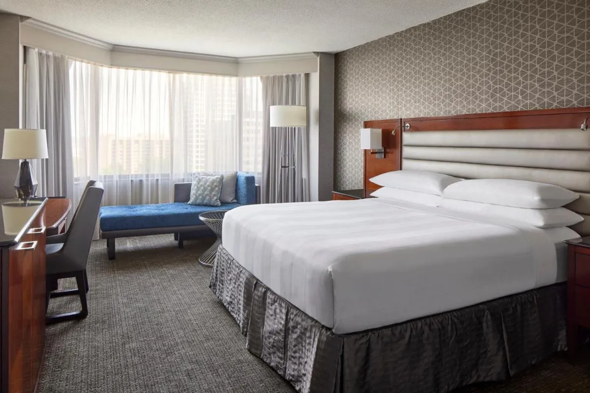 Image 1 of Crystal Gateway Marriott