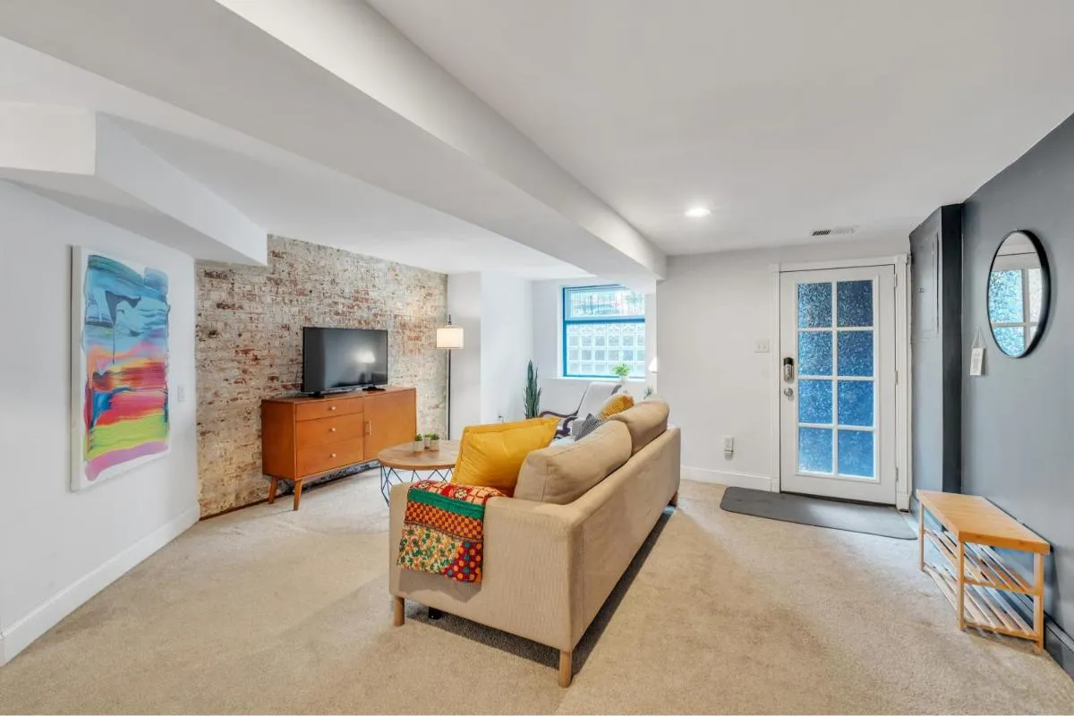 Image 6 of Cute and Charming 1BR in Fantastic Location townhouse