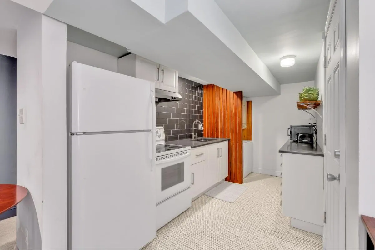 Image 3 of Cute and Charming 1BR in Fantastic Location townhouse