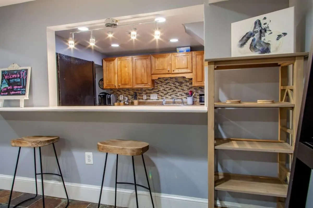 Image 3 of Delightful 1-BR Accommodations Nearby METRO