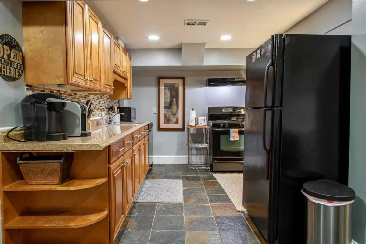 Image 6 of Delightful 1-BR Accommodations Nearby METRO