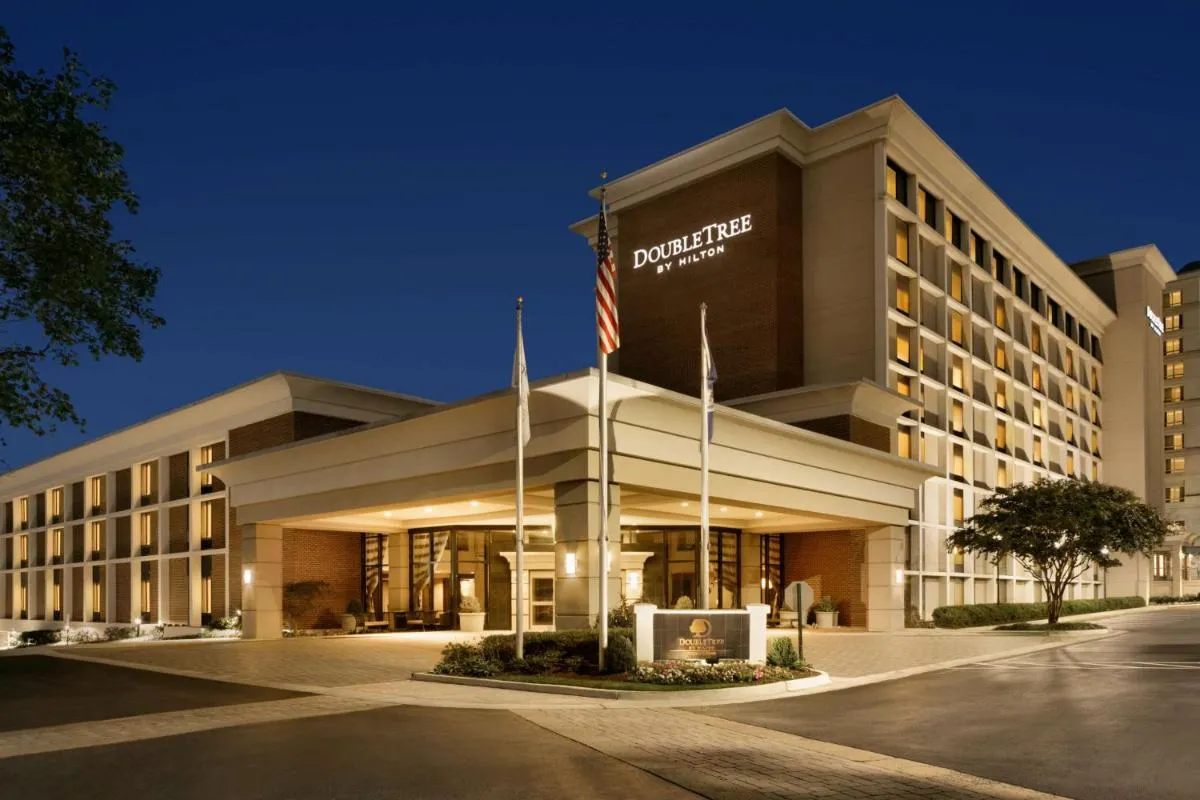 Image 5 of DoubleTree by Hilton McLean Tysons