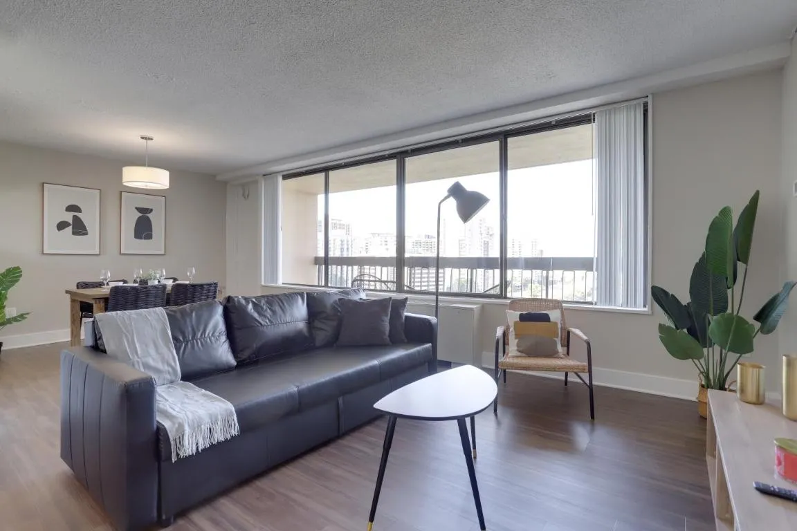 Image of Elegance in Crystal City – Amazing Apartment with gym