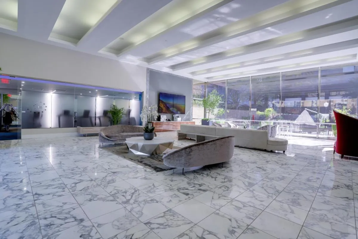 Image 4 of Elegance in Crystal City – Amazing Apartment with gym