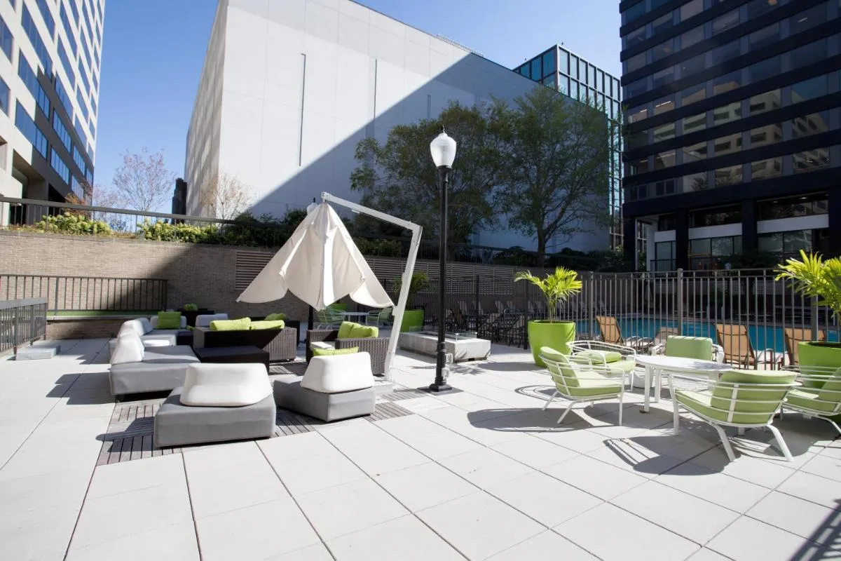 Image 5 of Elegance in Crystal City – Amazing Apartment with gym
