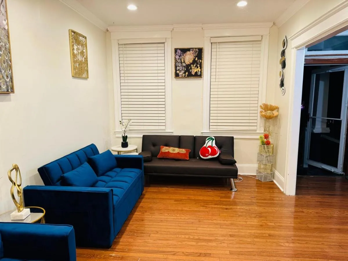 Image 4 of Elegant 4BR & 4BA House in DC
