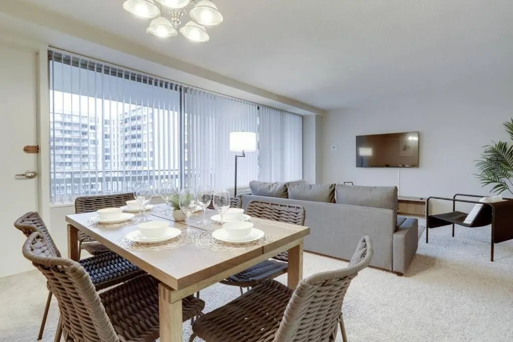 Image 1 of Elegant Apartment w Views at Crystal City