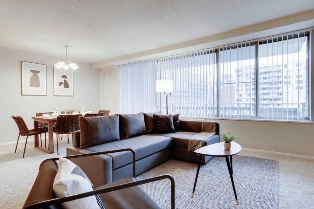 Image of Elegant Apartment w Views at Crystal City