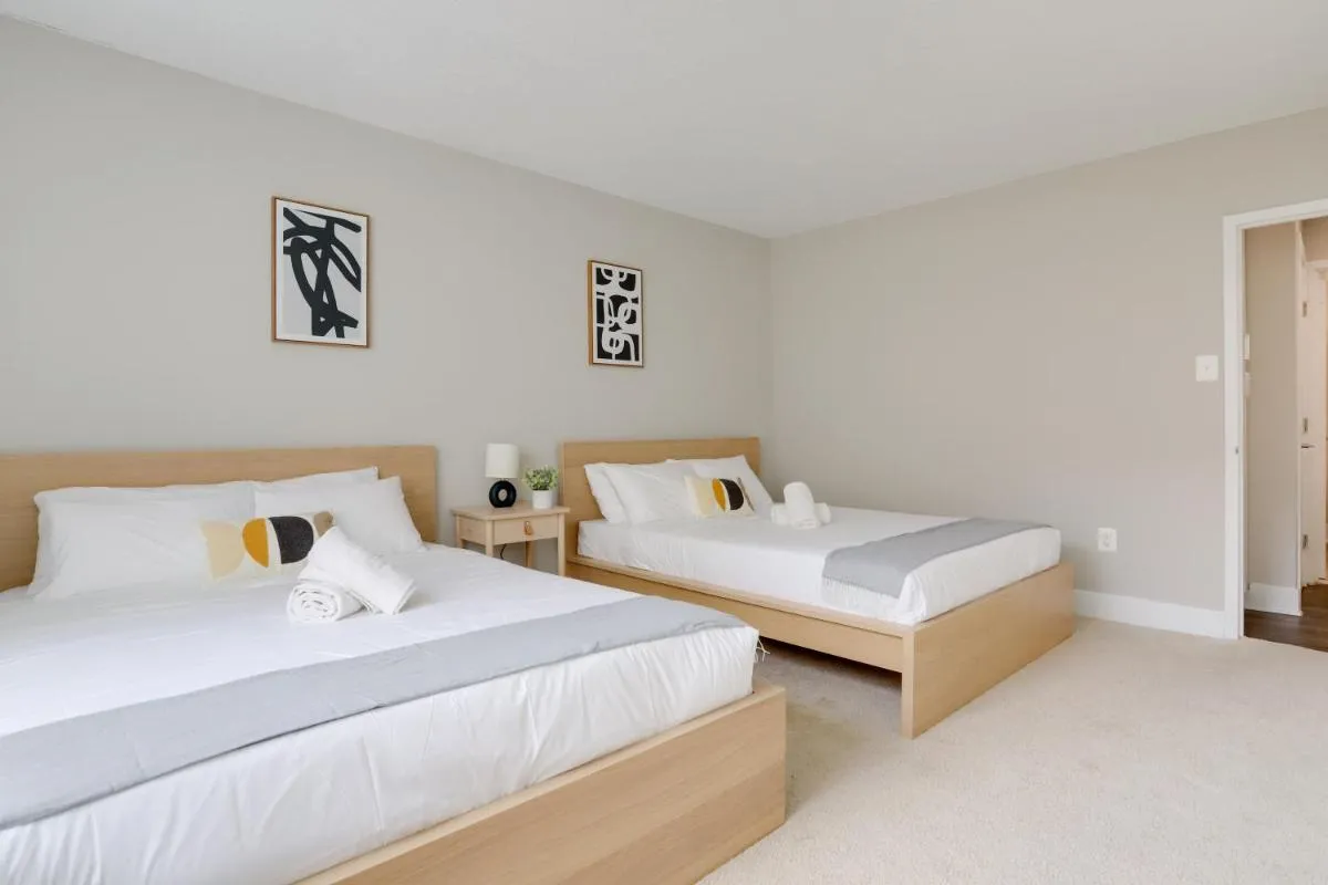 Image 6 of Elegant Apartment with Gym Access at Crystal City