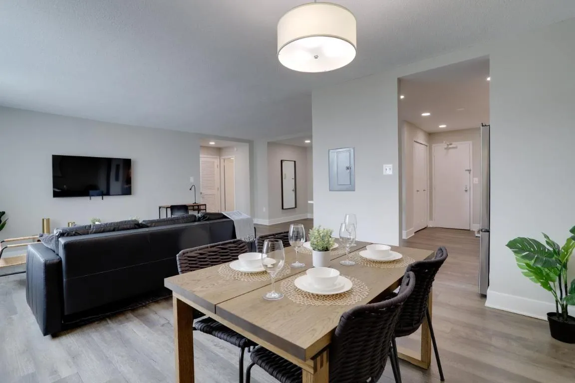 Image of Elegant Apartment with Gym Access at Crystal City