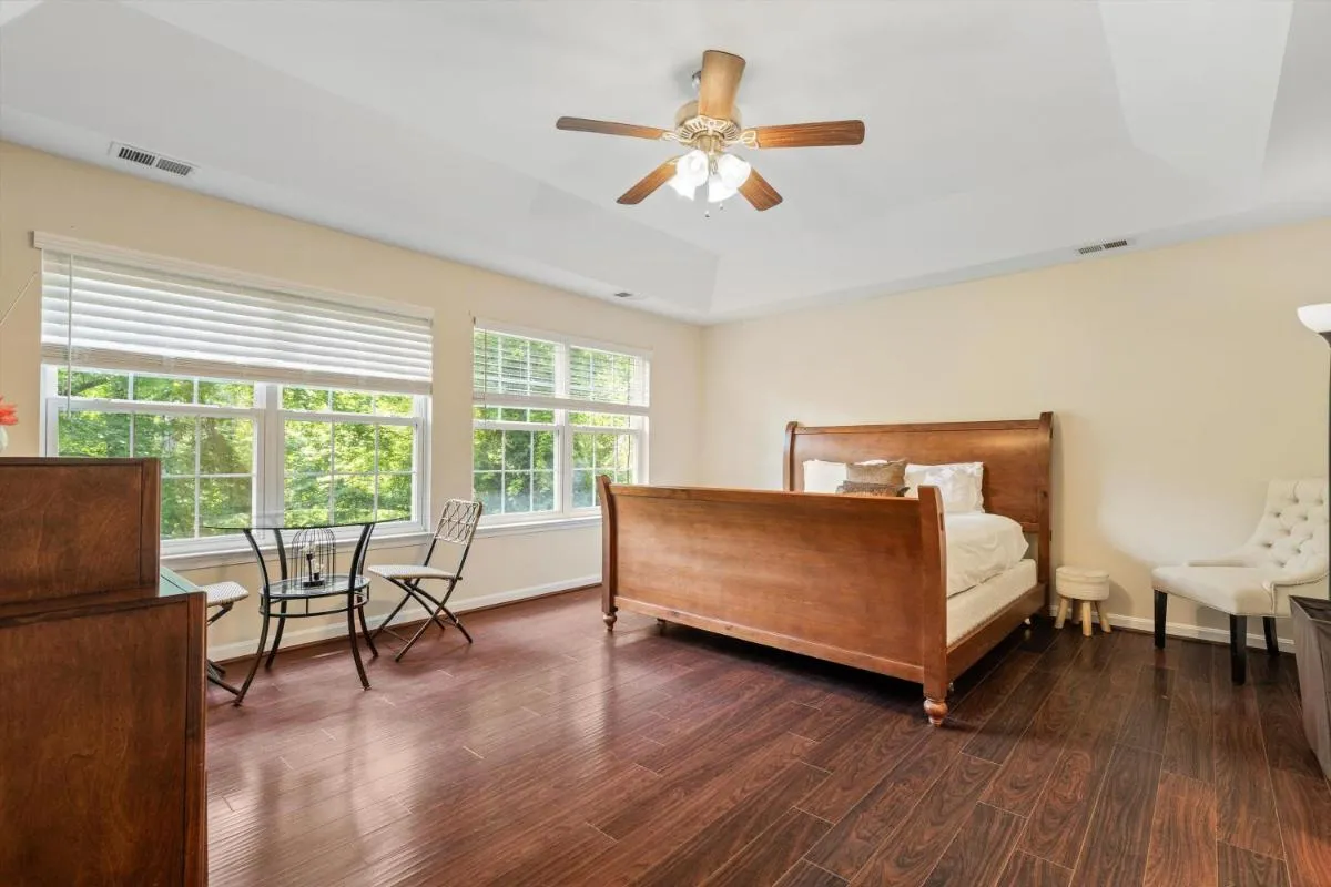 Image 4 of Entire 4-BR in Beloved DC Area Takoma Park