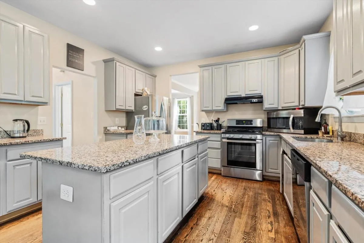 Image 3 of Entire 4-BR in Beloved DC Area Takoma Park