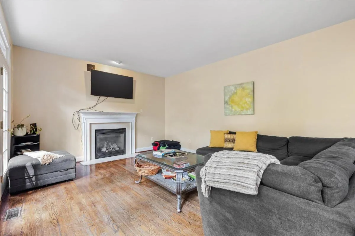Image 1 of Entire 4-BR in Beloved DC Area Takoma Park