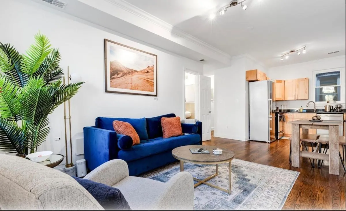 Image 3 of Entire Rowhome In Northwest Washington