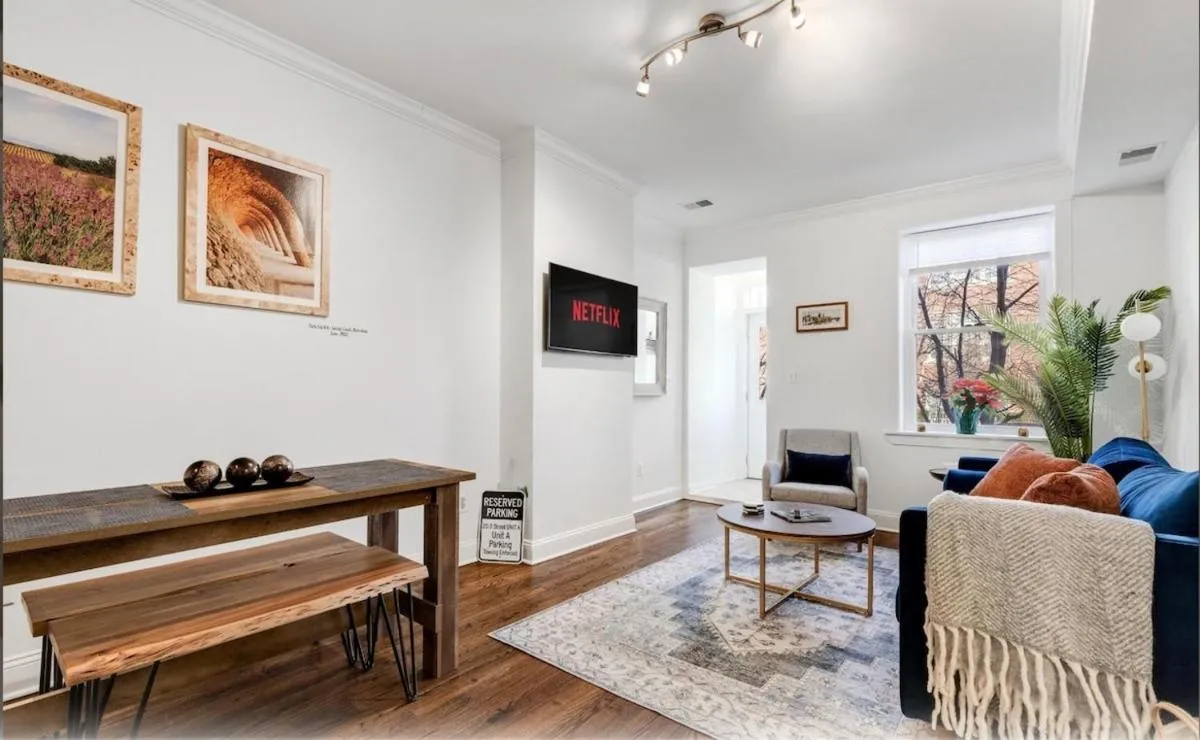 Image 4 of Entire Rowhome In Northwest Washington