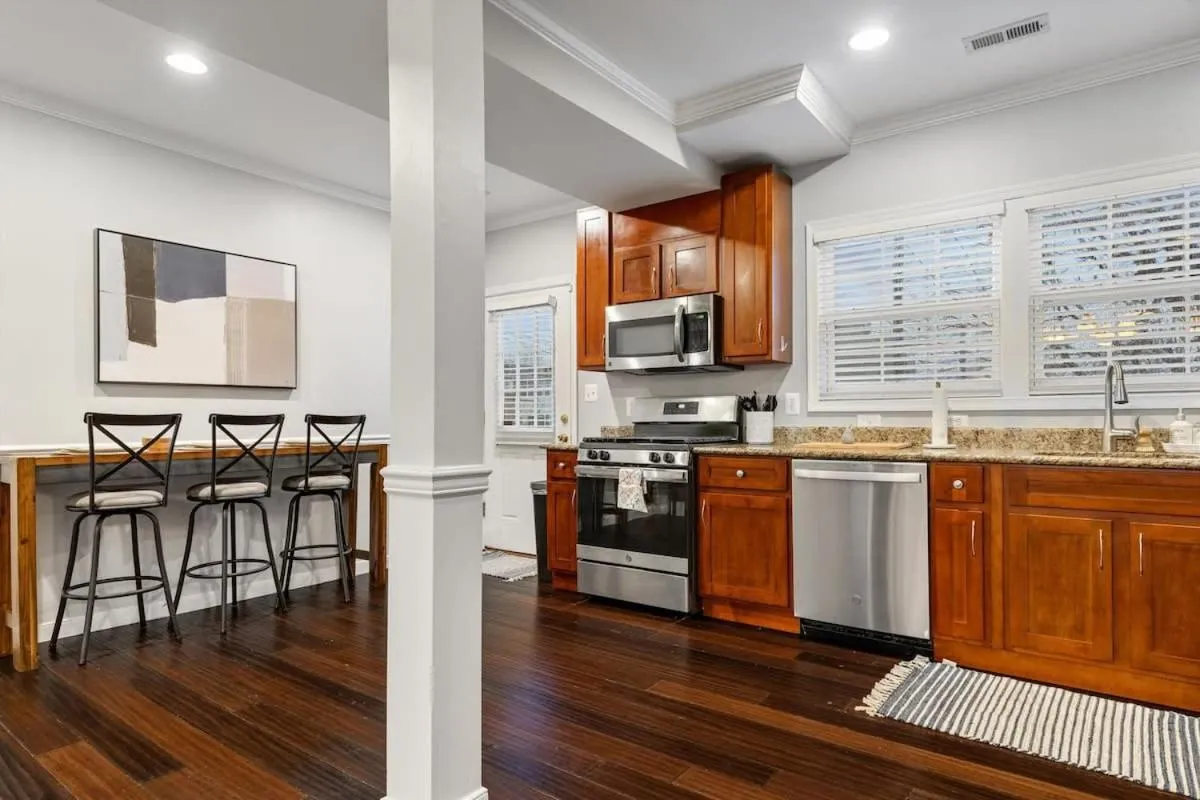 Image 5 of Exceptional 4-BR Homestay near Rock Creek Park