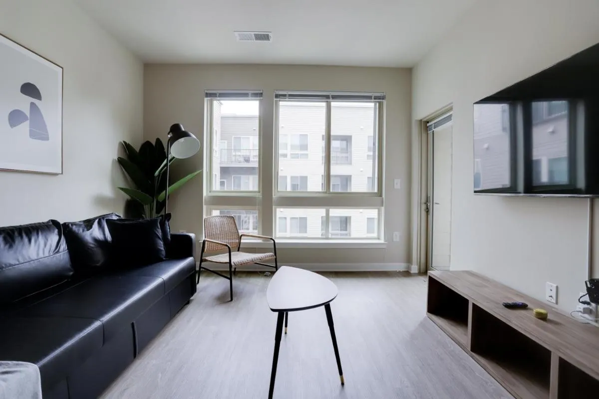 Image 3 of Exceptional Comfort: Apartment at Alexandria