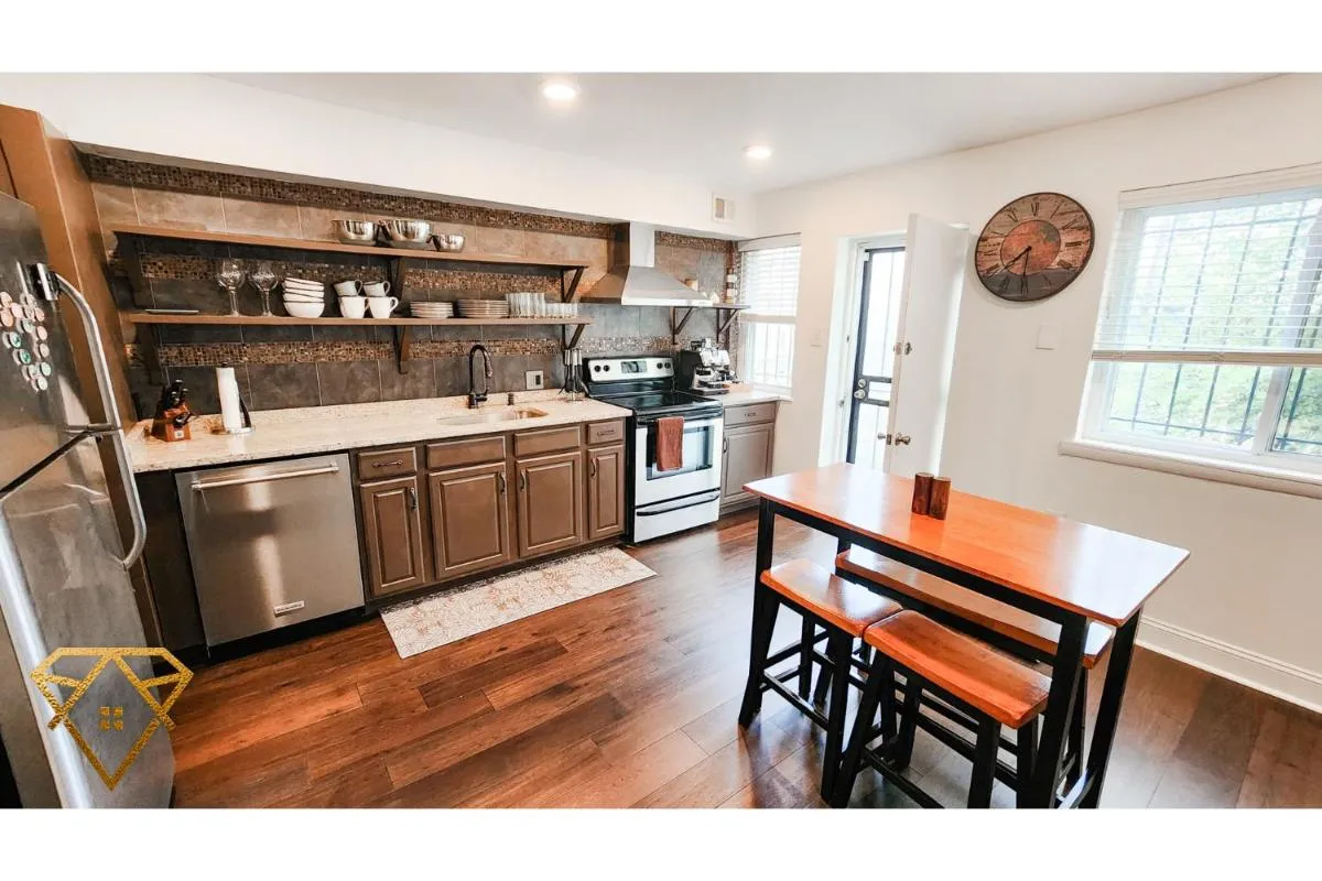 Image 3 of Executive luxury for work or play in DC!