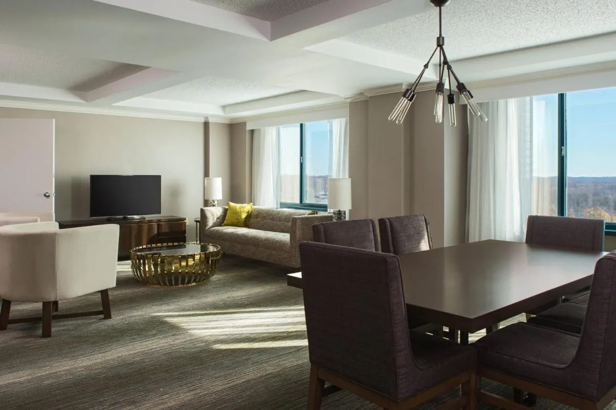 Image 4 of Falls Church Marriott Fairview Park