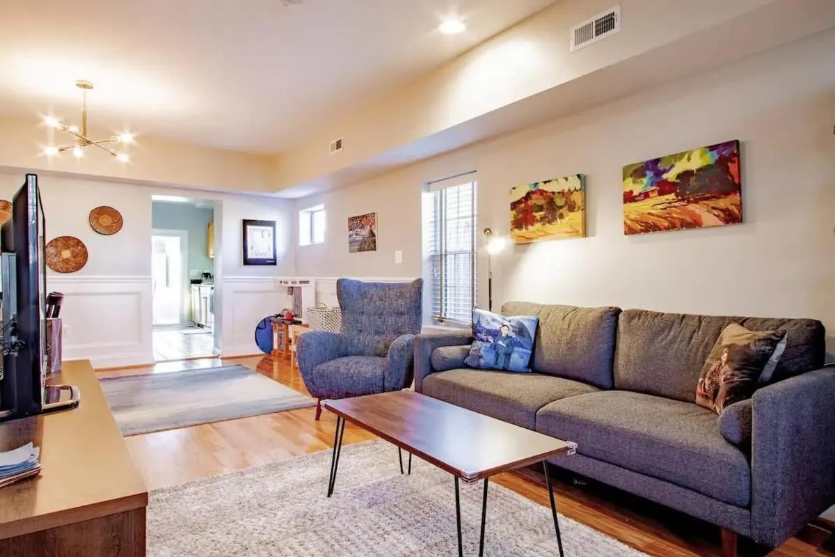 Image 4 of Family-friendly Home for travelers Near subway