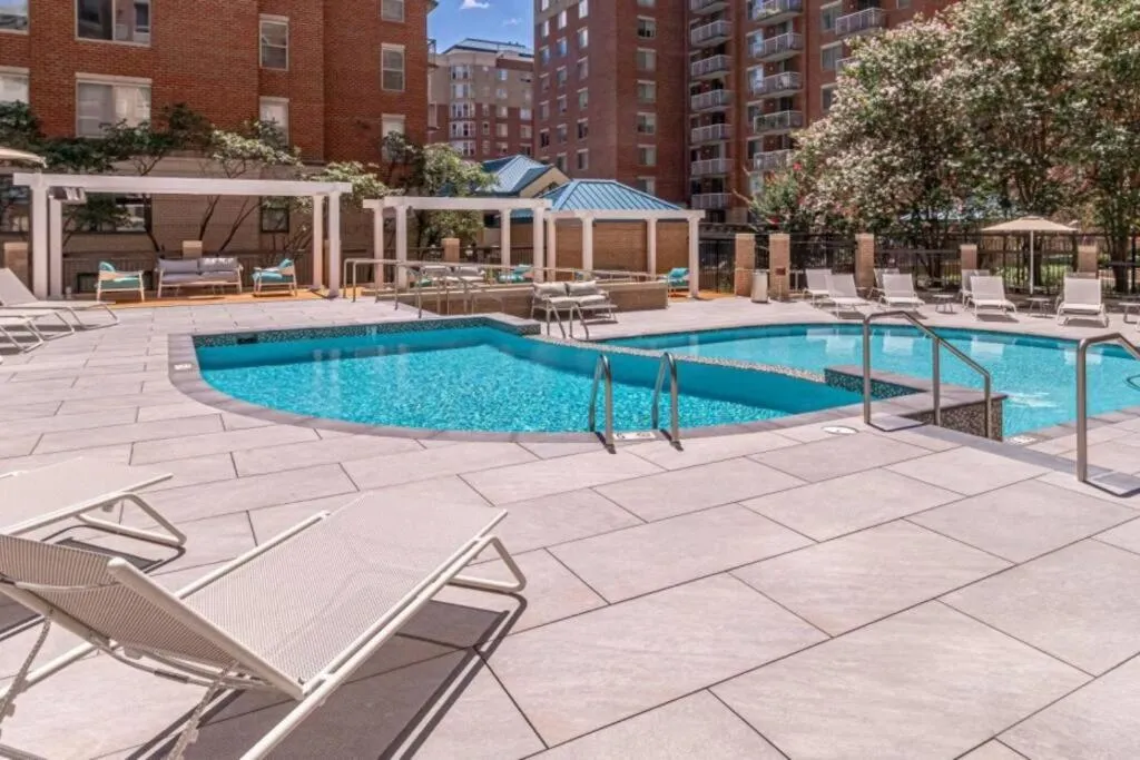Image of Fantastic 1 Bedroom Condo At Ballston With Gym
