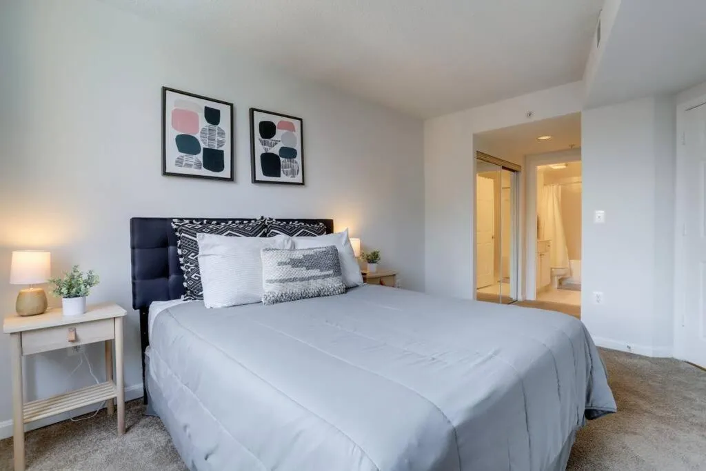 Image 1 of Fantastic 1 Bedroom Condo At Ballston With Gym