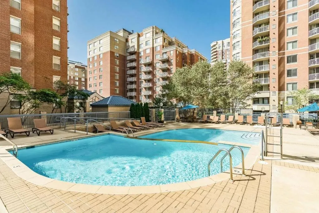 Image 3 of Fantastic 1 Bedroom Condo At Ballston With Gym