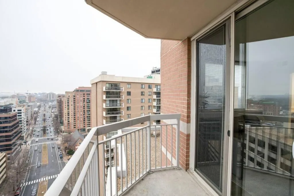 Image 4 of Fantastic 2 BR Condo at Ballston With City View