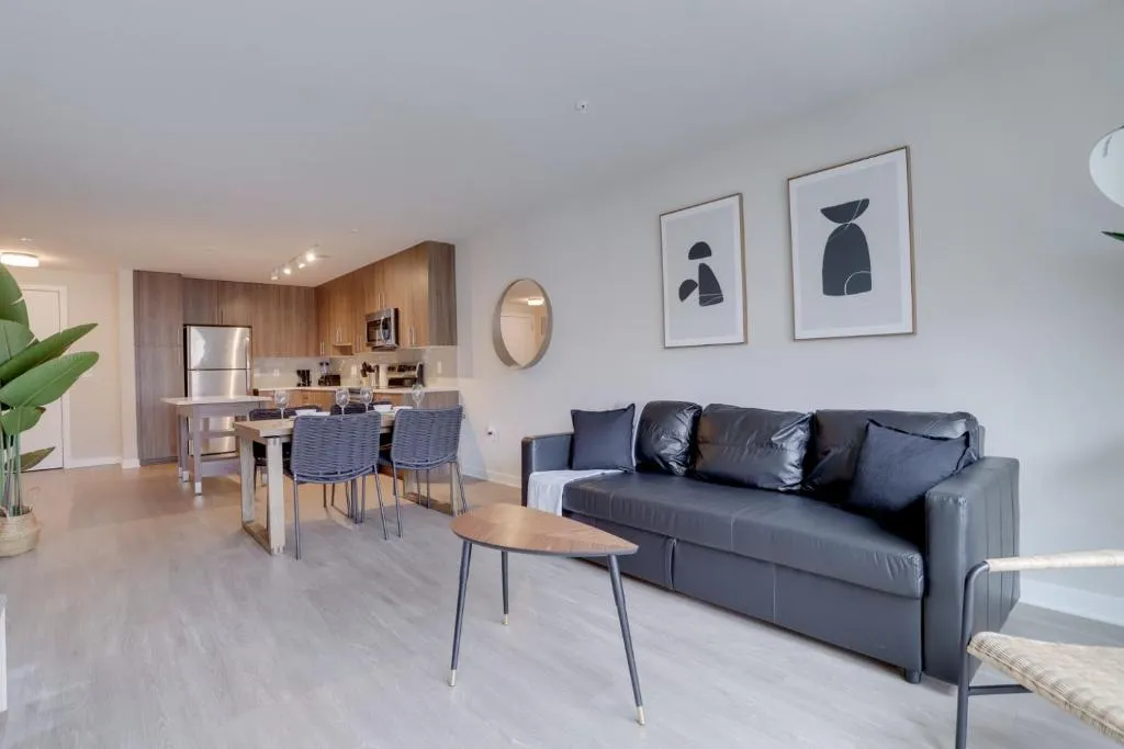 Image of Fun & Comfort Await: Apartment at Alexandria