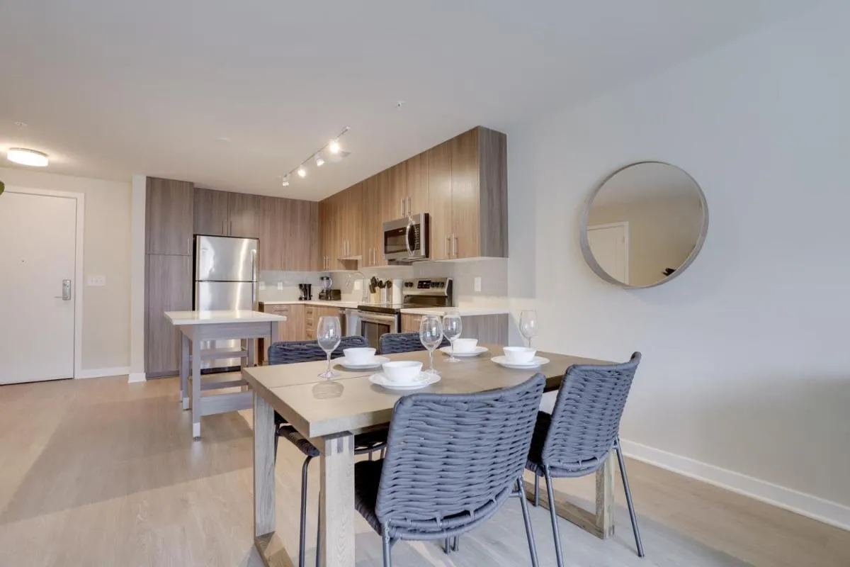 Image 5 of Fun & Comfort Await: Apartment at Alexandria
