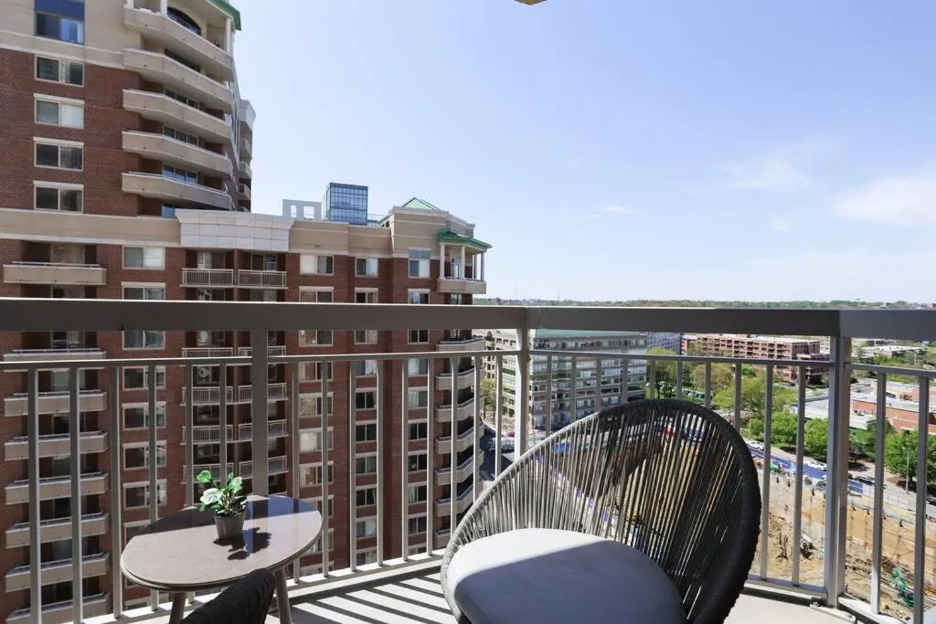 Image 6 of Gorgeous 1 Bedroom Condo At Ballston place with gym