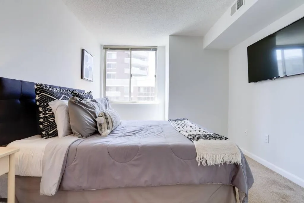 Image 1 of Gorgeous 1 Bedroom Condo At Ballston place with gym