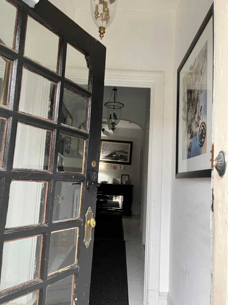 Image 3 of Gorgeous Refurbished 1Bdrm and 1Den Home