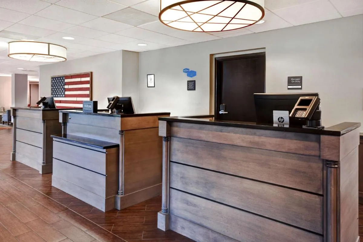 Image 3 of Hampton Inn & Suites Alexandria Old Town Area South