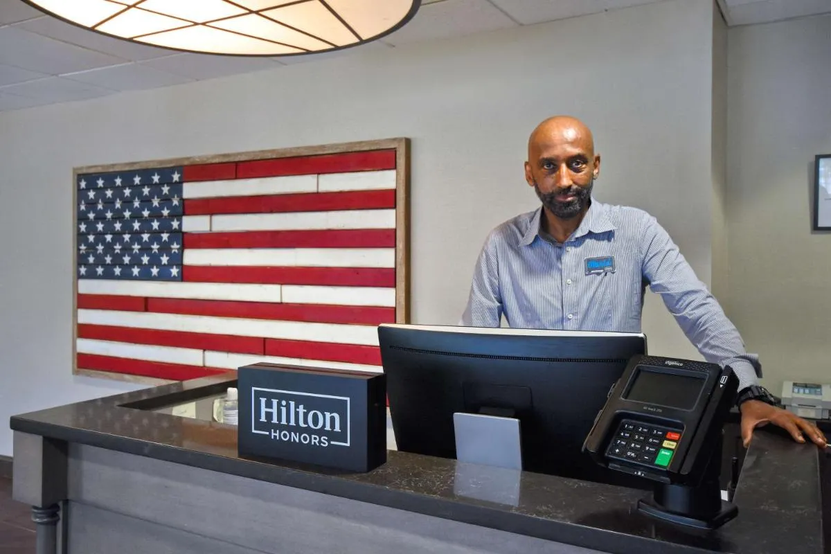 Image 4 of Hampton Inn & Suites Alexandria Old Town Area South