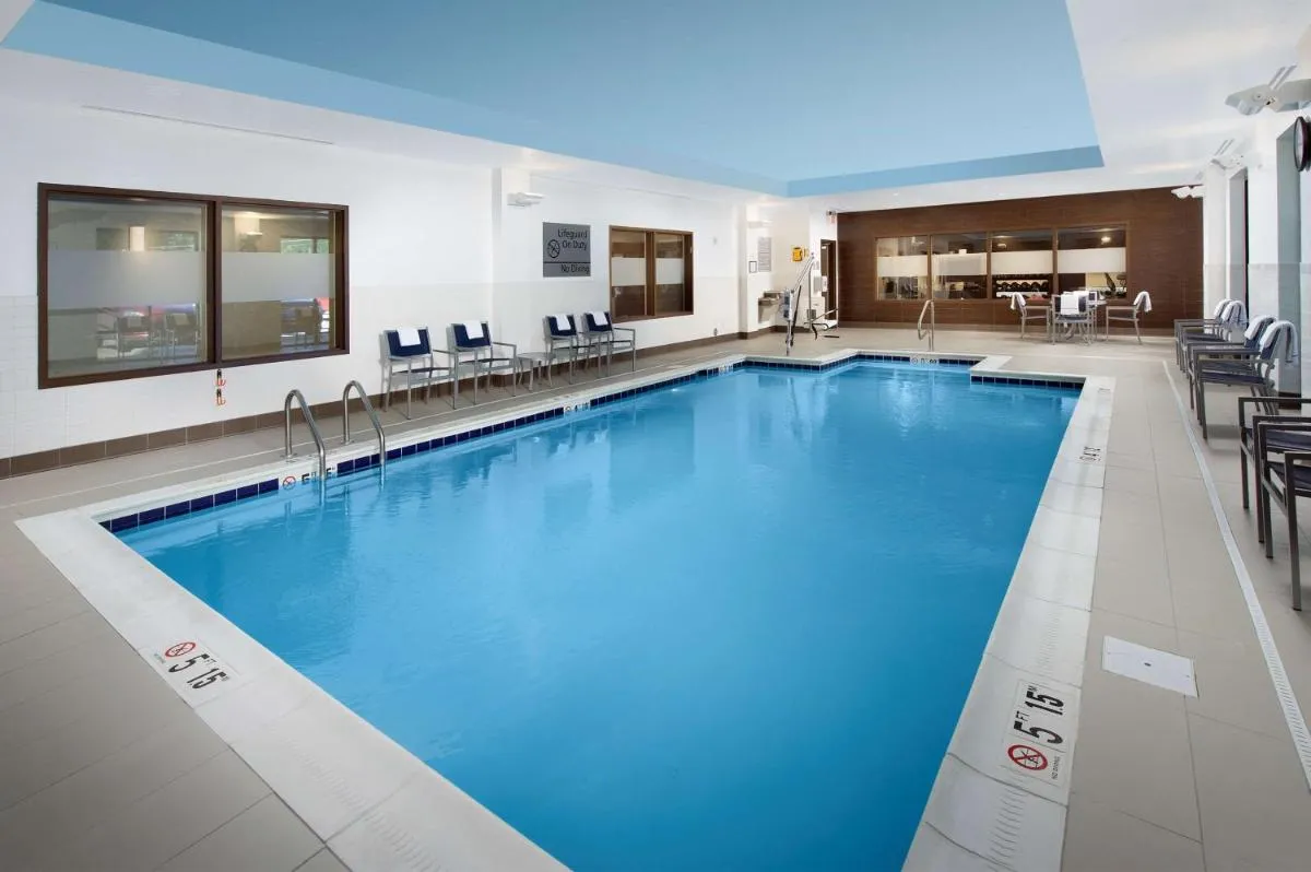 Image 3 of Hampton Inn & Suites Falls Church