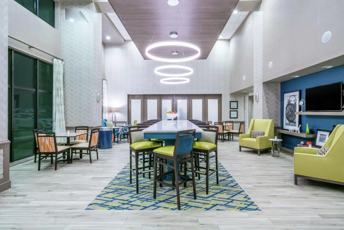 Image 2 of Hampton Inn & Suites Glenarden/Washington DC